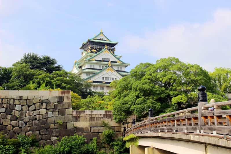 1-Day walking tour in Osaka：Castle, temples and Ukiyoe - Start at Osaka Station, then head for the castle