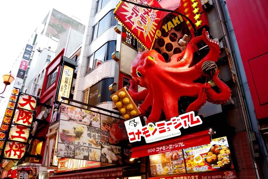 1-Day walking tour in Osaka：Castle, temples and Ukiyoe - Shinsaibashi: a final walk through Osaka’s shopping district