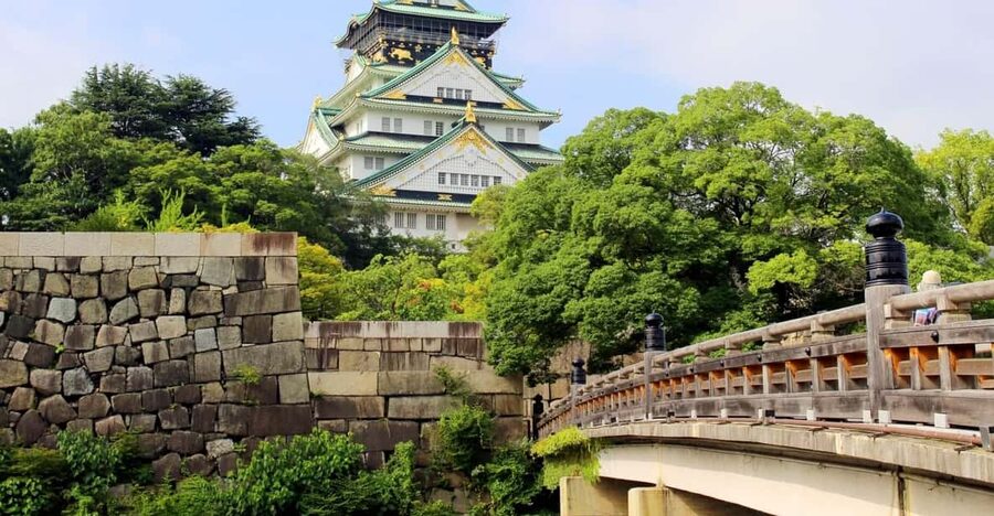 1-Day walking tour in Osaka：Castle, temples and Ukiyoe - Osaka Castle: grand, rebuilt and full of context