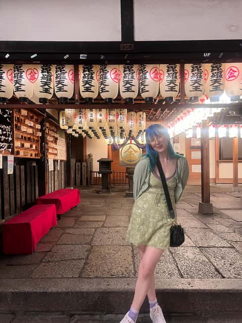 3.5h Osaka Night guided Local Bar Hopping, Sake & Karaoke - Who will get the most from this night