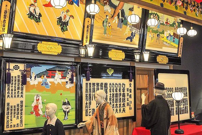 A Tour to Explore the Symbol of Osaka: Osaka Castle - Hokoku Shrine connects the grounds to Hideyoshi