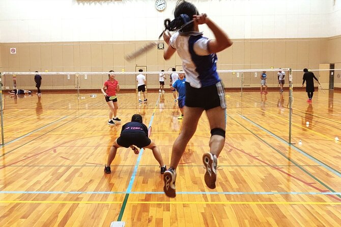 Badminton in Osaka & Kyoto with Locals! - Doubles, turn-taking, and the useful court tip