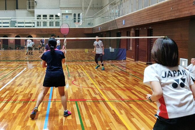 Badminton in Osaka & Kyoto with Locals! - Getting on court with local players