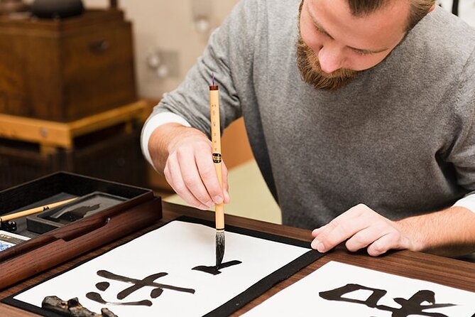 Calligraphy Workshop in Namba, Dotonbori - A quiet lesson in the middle of Namba