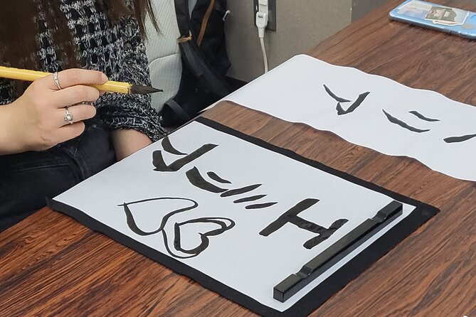 Calligraphy Workshop in Namba, Dotonbori - From brush basics to your own name