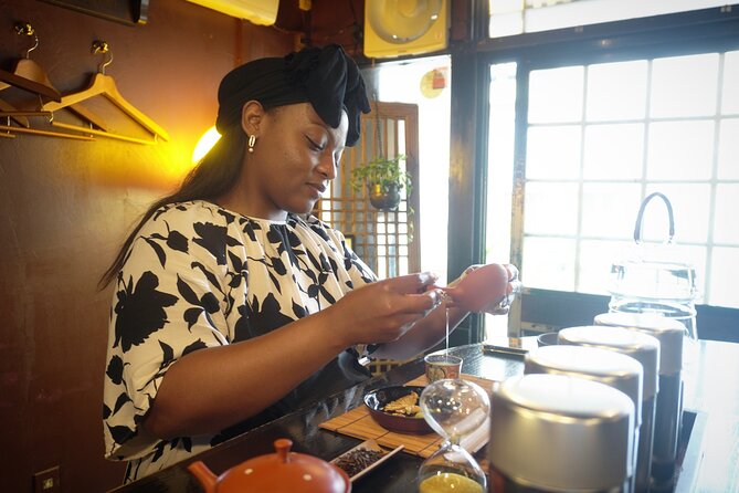 Discover Japanese Tea Blending Techniques in Osaka - Meeting Ko in a small Osaka group