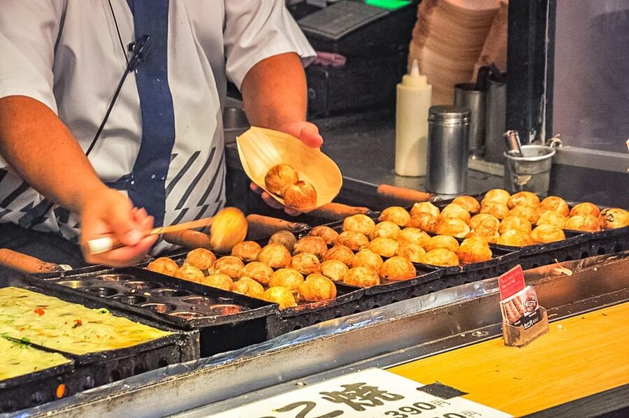 Discover Osaka, Private Customizable Tour with Expert Guides - Dotonbori and the limits of a quick stop