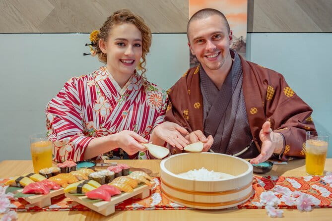【For adult】Traditional Mochi Pounding Experience with Tasting - What the small group changes