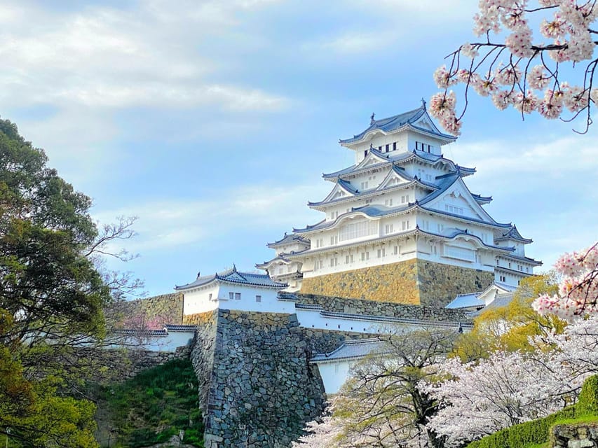 From Osaka: Himeji Castle, Arima Onsen & Mt. Rokko Day Tour - A day that links castle, garden, hot spring, and mountain