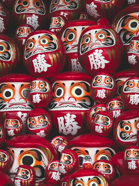 Get to know Minoo from Osaka. Katsuoji Temple, Ryuanji Waterfall and Ryuanji Temple - Katsuoji and its thousands of darumas