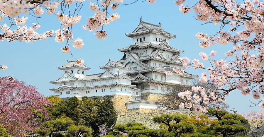 Himeji: Private Customized Tour with Licensed Guide - Start with the castle’s brilliant white walls