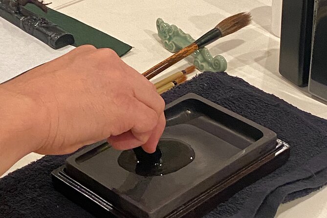 Japanese Calligraphy Experience in Osaka - First, learn what the brush is doing