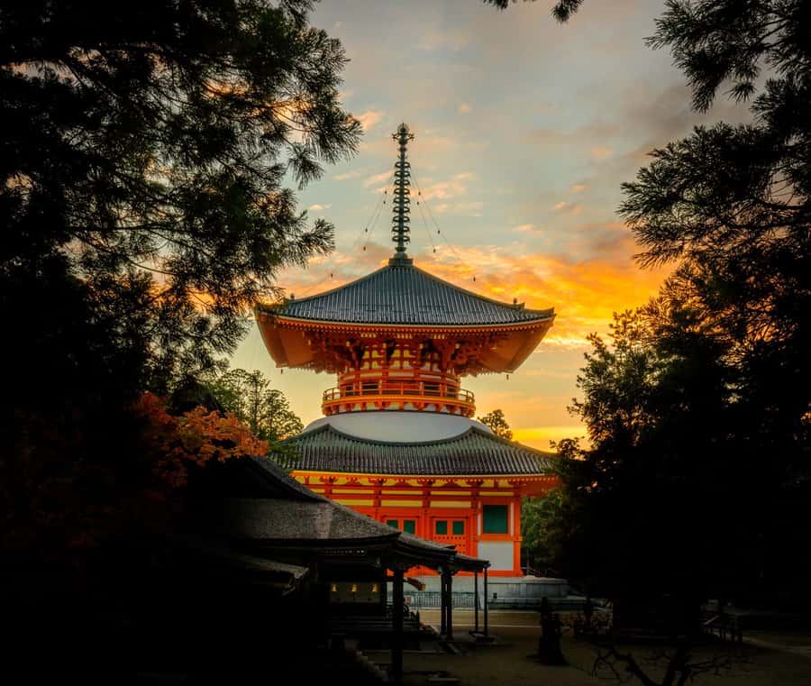 Koyasan: A Mysterious Meditation Journey - Meditation, sutra copying and temple stays