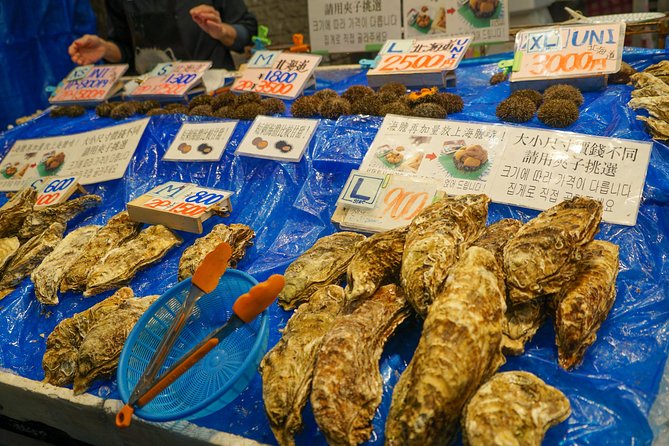 Kuromon Market Food Walking Tour in Osaka (6 stops, 6 tastes) - Practical details that can shape your day