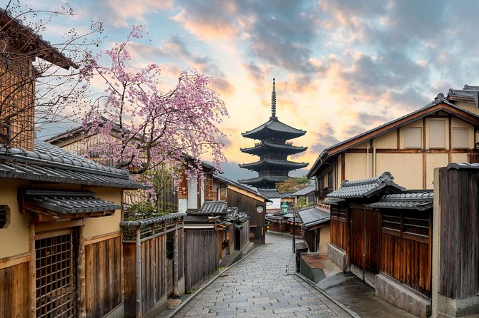 Kyoto Full-Day Private Tour (Osaka departure) with Government-Licensed Guide - Getting from Osaka to Kyoto without losing the day