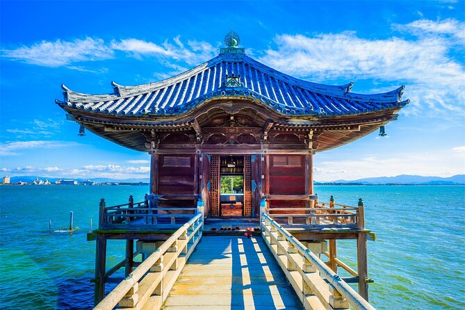 Lake Biwa Tour: Shirahige Shrine, Ukimido ,La Collina Omihachiman - A full day shaped by Lake Biwa