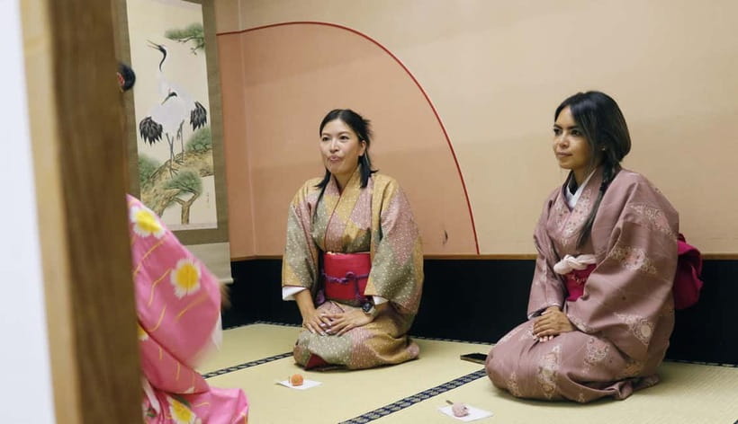 Learn Zen in a class of making Matcha tea near Osaka Castle - Learning the gestures, not just the history