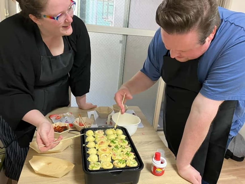 Osaka : Cooking Class Okonomiyaki & Takoyaki course in Nanba - From orientation to the cooking stations