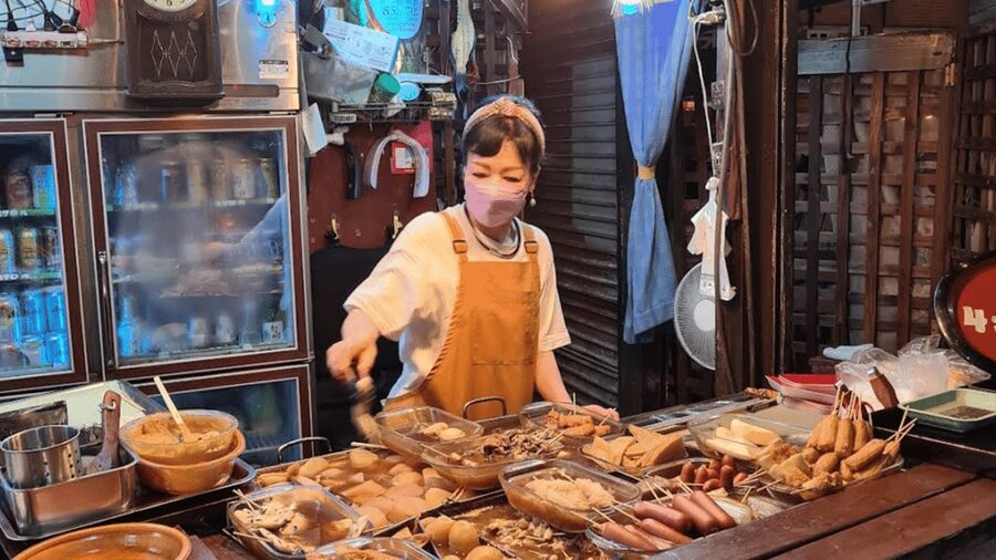 Osaka: Deep Backstreets Walking Tour with Dinner Option - Follow the alleys to the food stalls