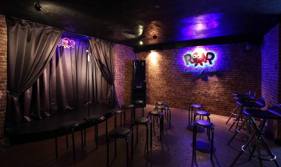 Osaka: English Stand Up Comedy Show at Osaka Comedy Club - What happens over the two hours