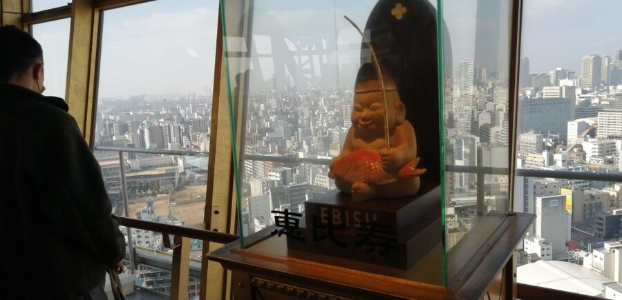 Osaka: Five Must-See Highlights Walking Tour & Ramen Lunch - Small-group guiding, with Taka often at the helm