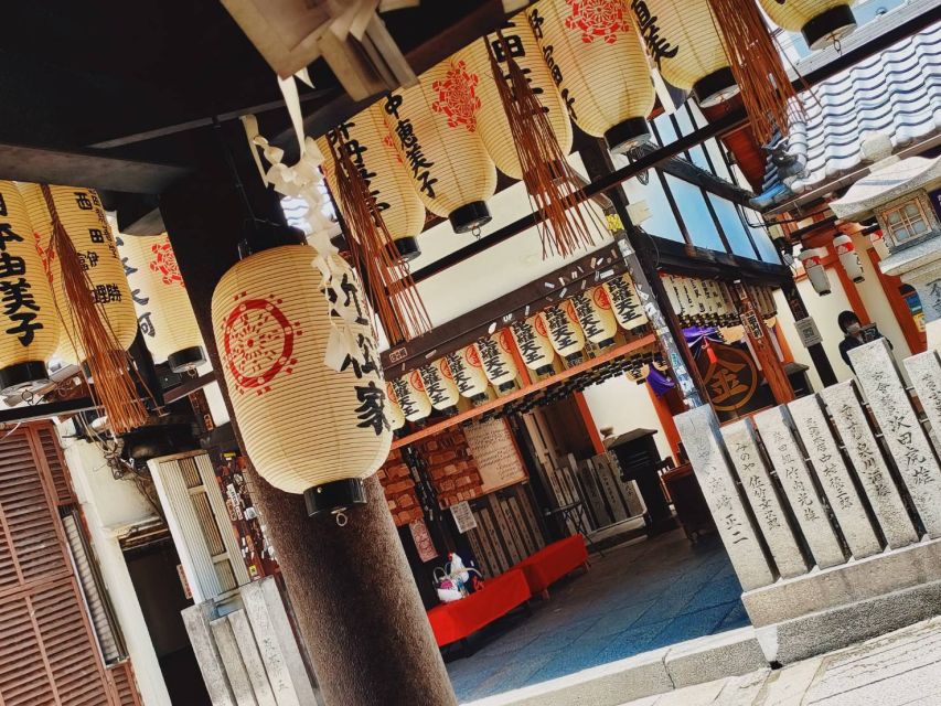 Osaka: Half-day Ultimate Highlights Guided Walking Tour - Shinsaibashi shows Osaka’s shopping side