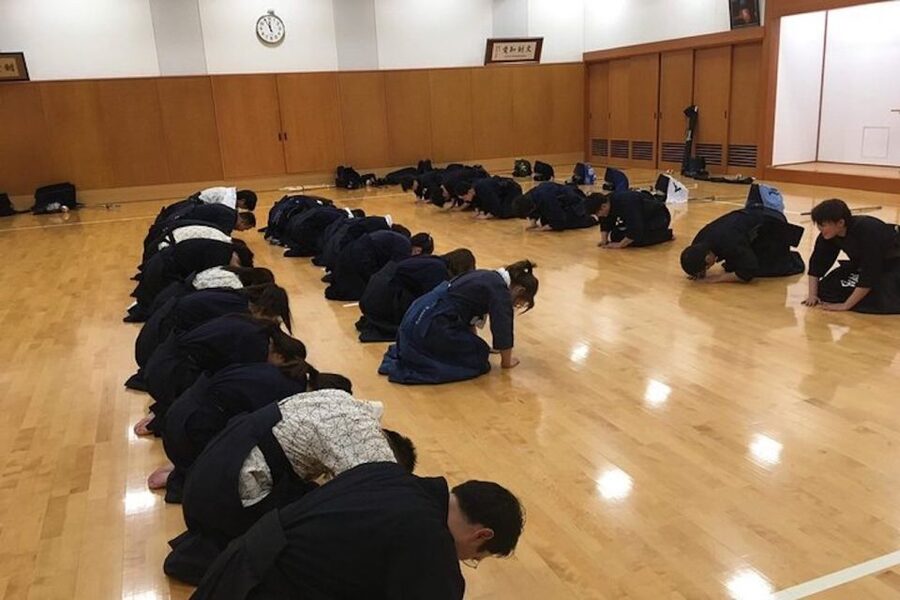 Osaka: Kendo Workshop Experience - A close-up demonstration adds context