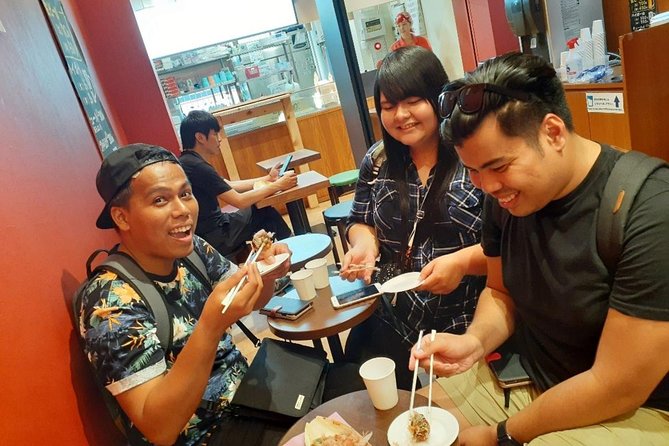 Osaka Local Foodie Walking Tour in Dotonbori and Shinsekai - Okonomiyaki, Glico, and the Dotonbori finish