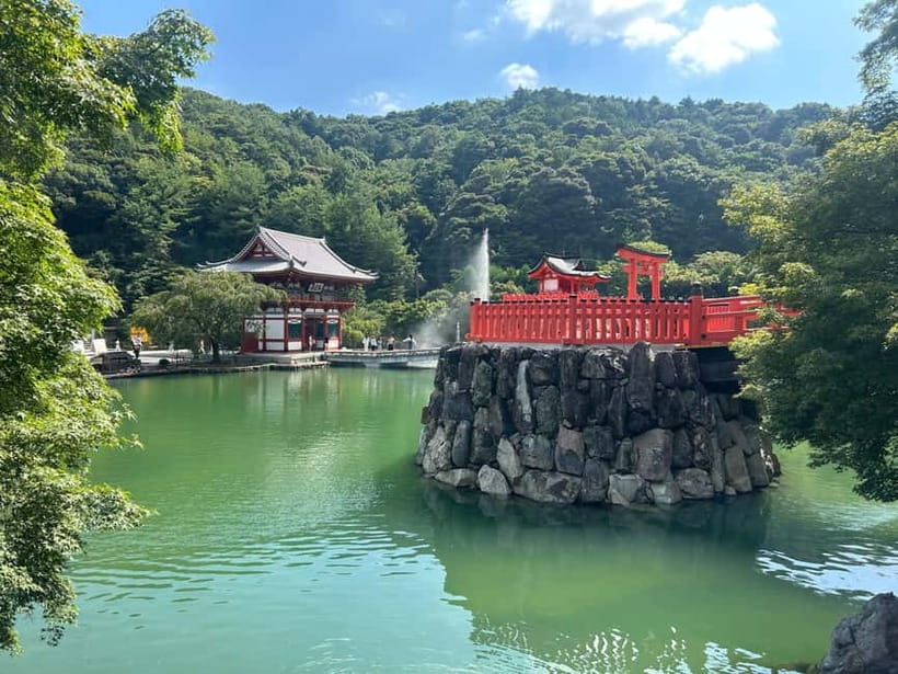Osaka: Minoh Waterfall & Katsuo-ji Temple Half-Day Tour - A forest walk with a waterfall at the end