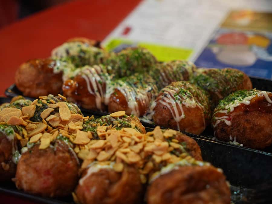 Osaka Morning Tour: Shitennoji Temple, Shinsekai &Doutonbori - A private walk from Tennoji Station