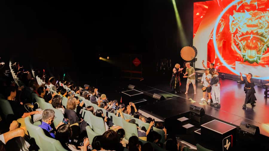 OSAKA NIGHT FUSION Japanese Taiko Kabuki Samurai Dance Show - Taiko, Kabuki and Dance Music in One Show