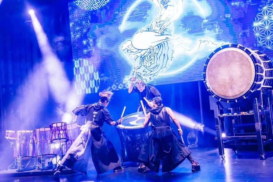 OSAKA NIGHT FUSION Japanese Taiko Kabuki Samurai Dance Show - Kabuki and Samurai Elements, Adapted for the Stage