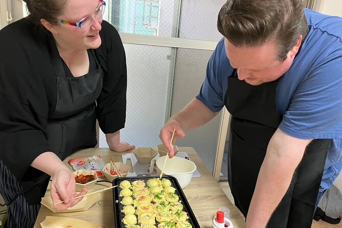 Osaka Okonomiyaki Cooking Class "Learn here and make it at home" - Getting there without adding a long detour
