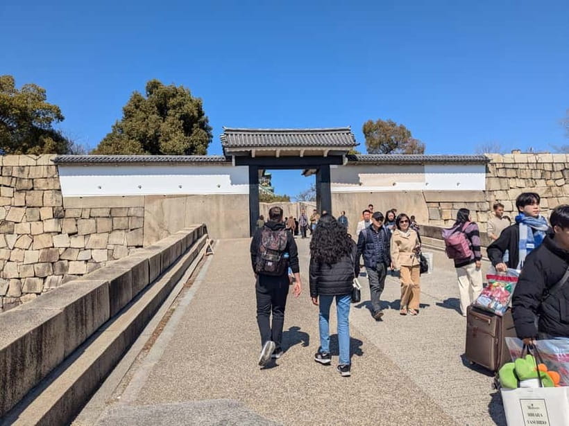 Osaka: Osaka Castle Guided Tour with Local Guide - Who will get the most from this tour?