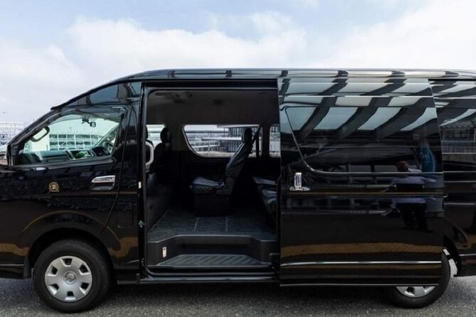 Osaka : Private One-way Transfers to/from Kansai Airport(KIX) - What the vehicle and ride are likely to feel like