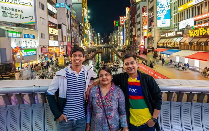 Osaka: Private Vibrant Nighttime Photoshoot (Dotonbori) - From the Glico Sign to Hozenji Yokocho