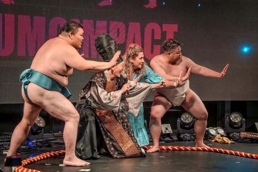 Osaka:SUMO BEATS SHOWCASE: Taiko Drum and Wagyu burger! - Taking a turn in the sumo challenge