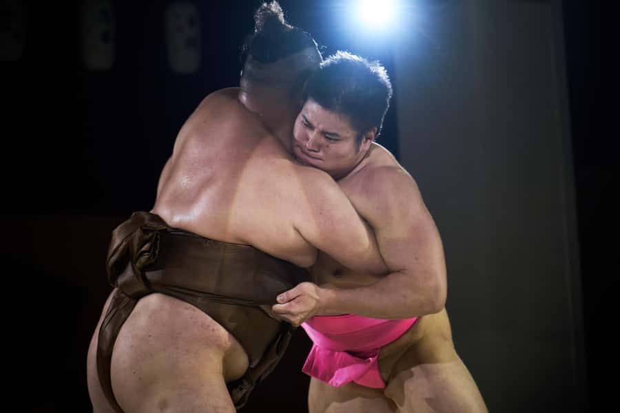 Osaka: Sumo Show & Experience w/ Optional Kimono & Hot Pot - Your turn in the ring