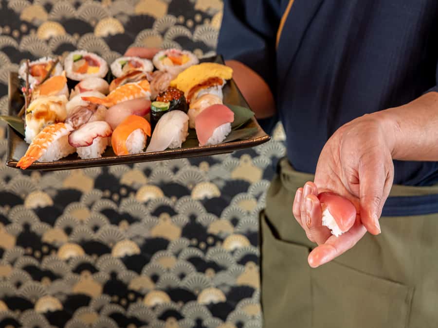Osaka: Sumo Show & Experience w/ Optional Kimono & Hot Pot - Haori, kimono, and the photo stop