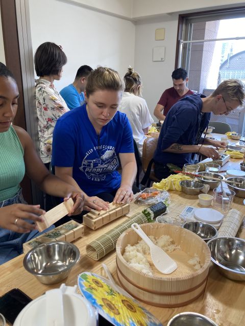Osaka: Sushi Class in Dotonbori - Following the instructor and eating what you make