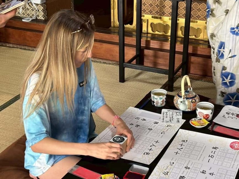 Osaka: Temple Tour and Traditional Calligraphy Lesson - An introduction to Osaka and temple customs