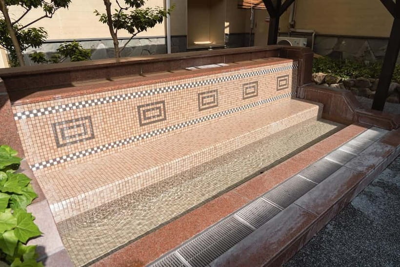 Osaka: Tennen Onsen Naniwa-no-Yu, the famous hot spring spa - Bathhouse rules and visiting with children