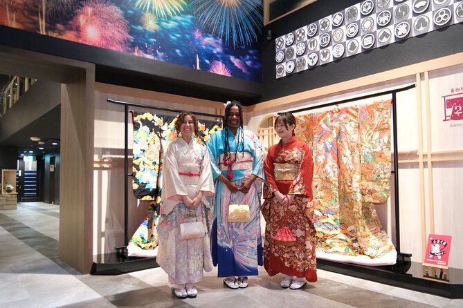 Premium Kimono Dressing, Tea Ceremony, Calligraphy, Samurai show - A three-hour cultural stop in Osaka
