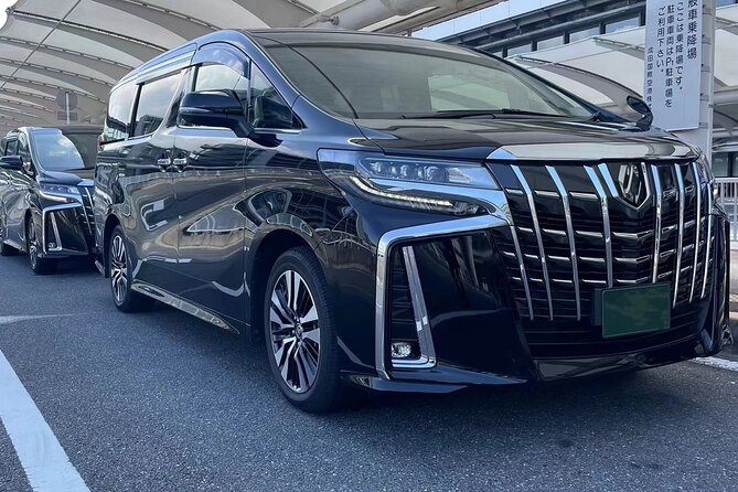 Private departure transfer from central Osaka city to Itami airport (ITM) - From hotel entrance to airport drop-off
