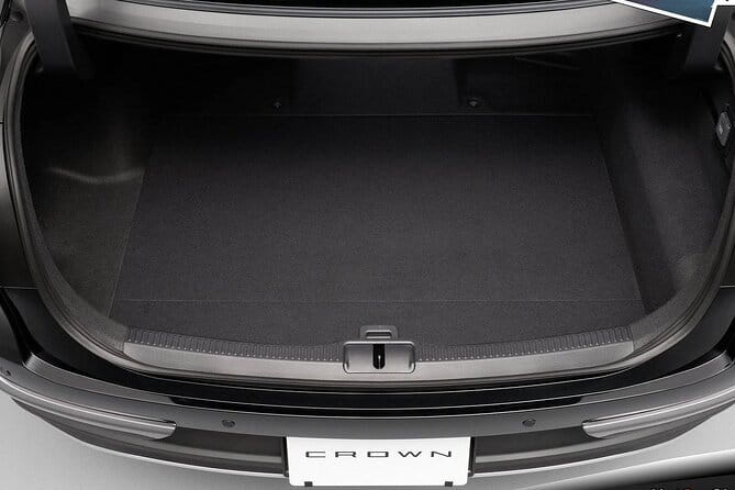 Private Transfer by Sedan from Itami Airport ITM to Kyoto City - A direct ride from Itami to your Kyoto hotel