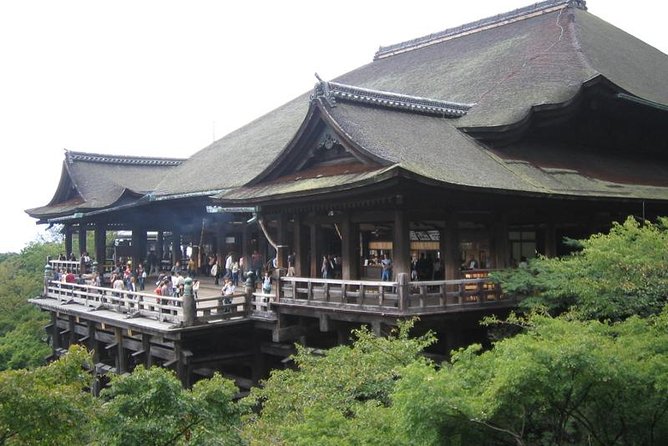 Sagano Romantic Train & Arashiyama, Kiyomizudera, Fushimi Inari Taisha Day Tour - The Sagano Romantic Train along the Hozugawa