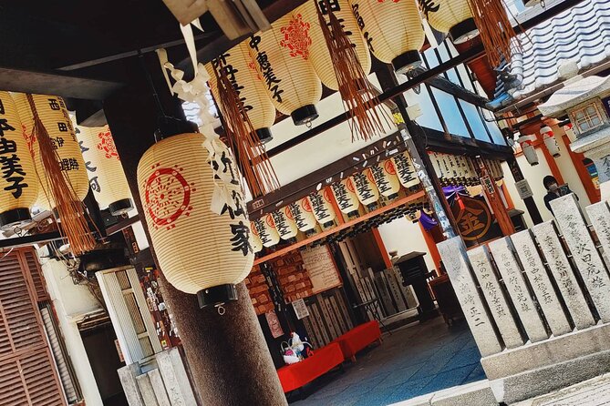 Ultimate Osaka Walking Tour: Castle, Dotonbori & Hidden Gems - Guides, group size and the pace of the day