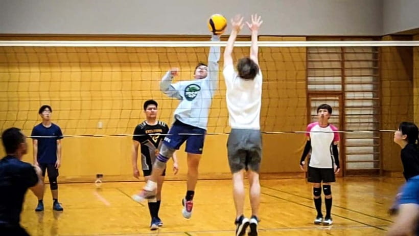 Volleyball in Osaka, Kobe & Kyoto with locals! - Shoes, gym location, and other practical details